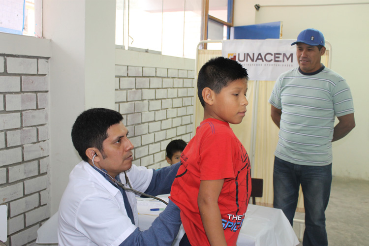 UNACEM organiza campañas de salud gratuitas para los vecinos de Lima Sur